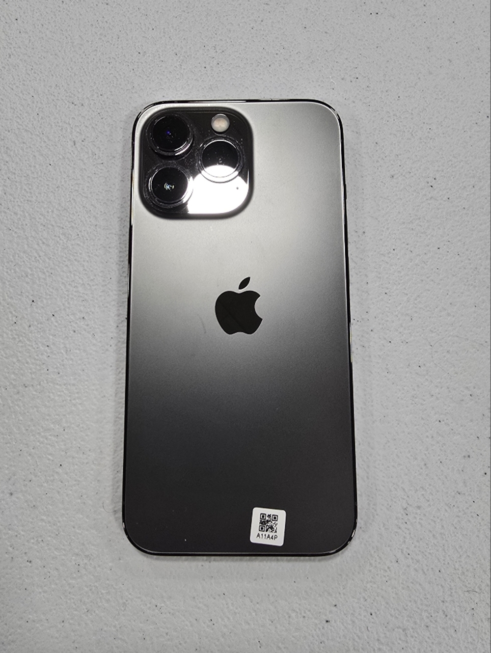 Apple iPhone 13 Pro- Graphite / Black Finish Giveaway